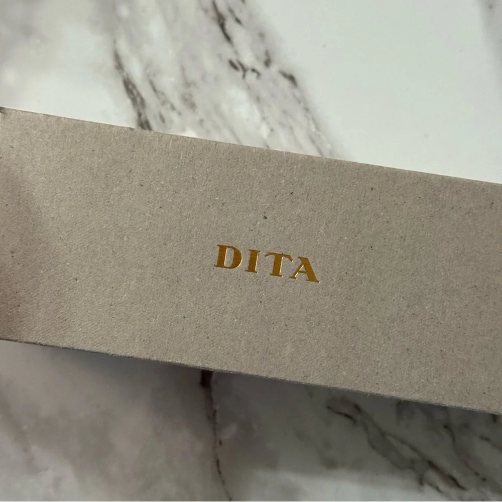 Dita Venzyn Sunglasses - Picture 7 of 8